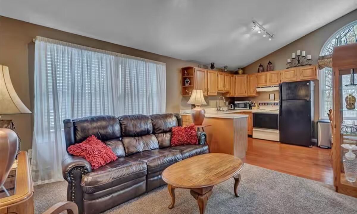 Photo of Livingroom in Guilford