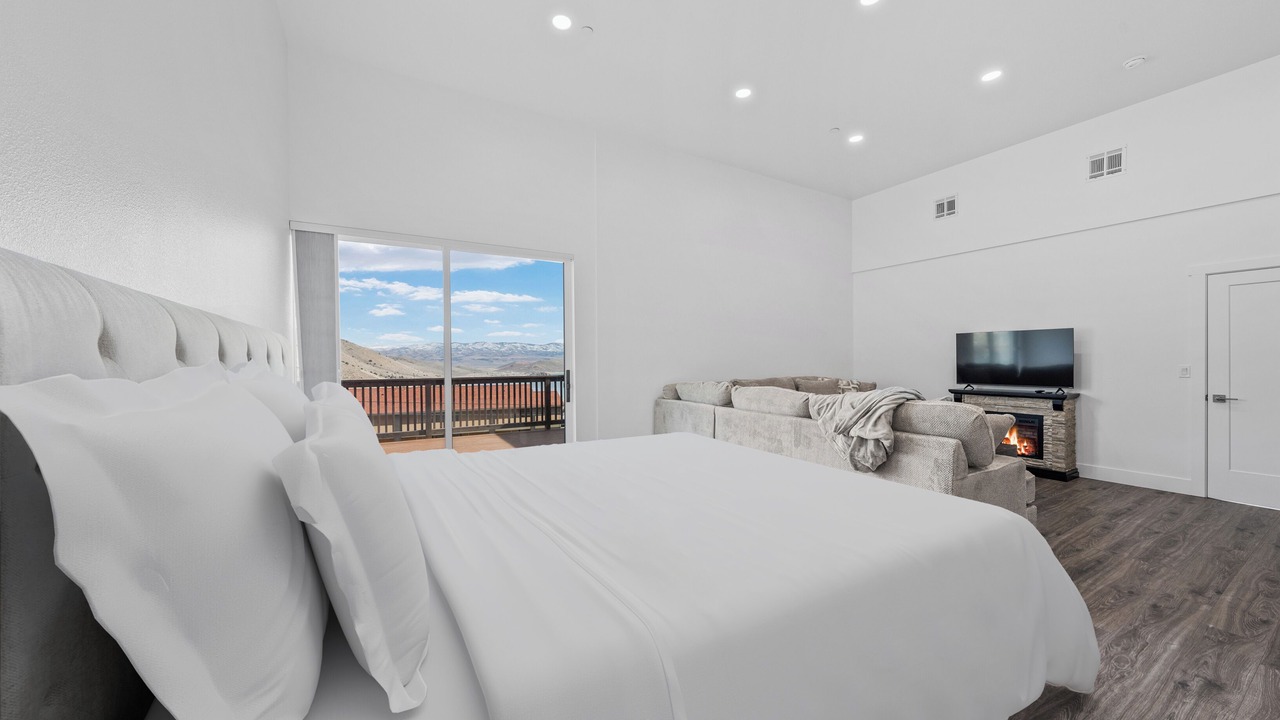 Photo of Bedroom in Topaz Lake