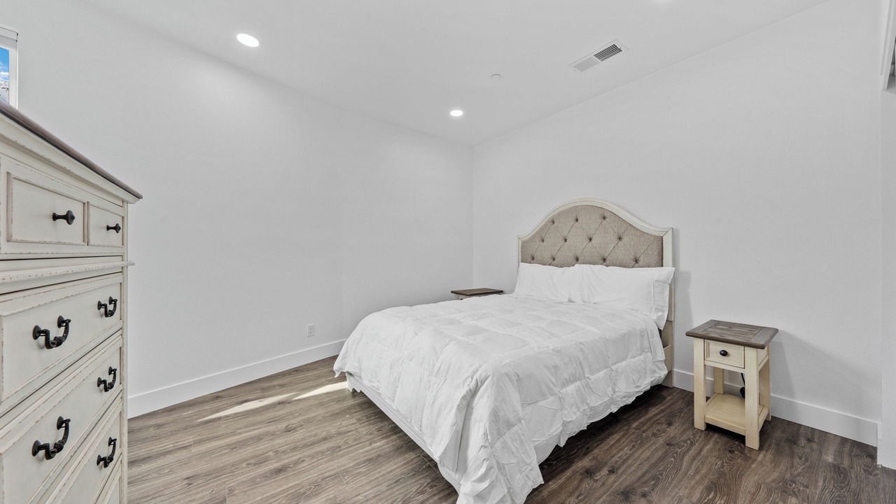 Photo of Bedroom in Topaz Lake