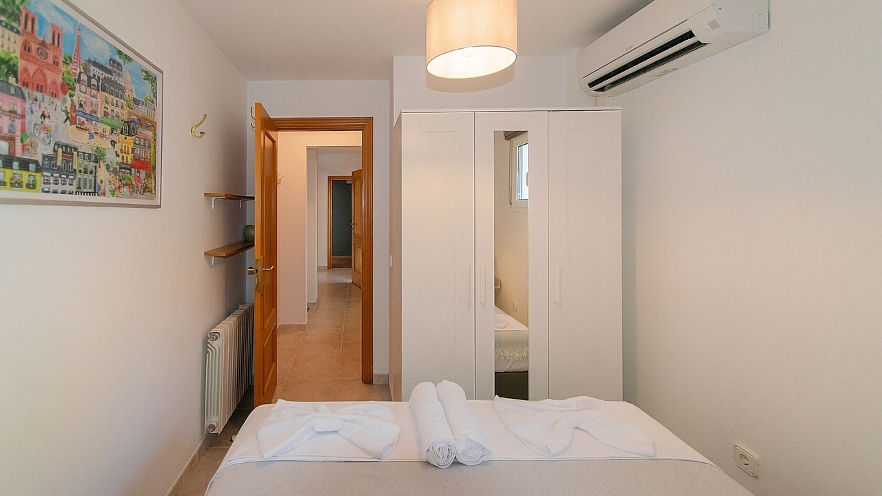 Photo of Bedroom in Palau-Saverdera