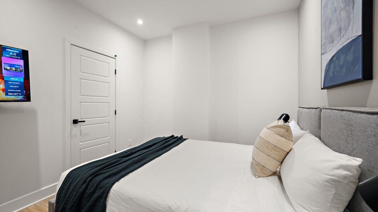 Photo of Bedroom in Old Montreal