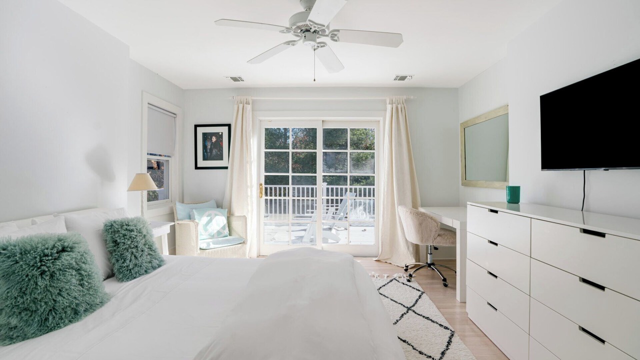 Photo of Bedroom in Sagaponack