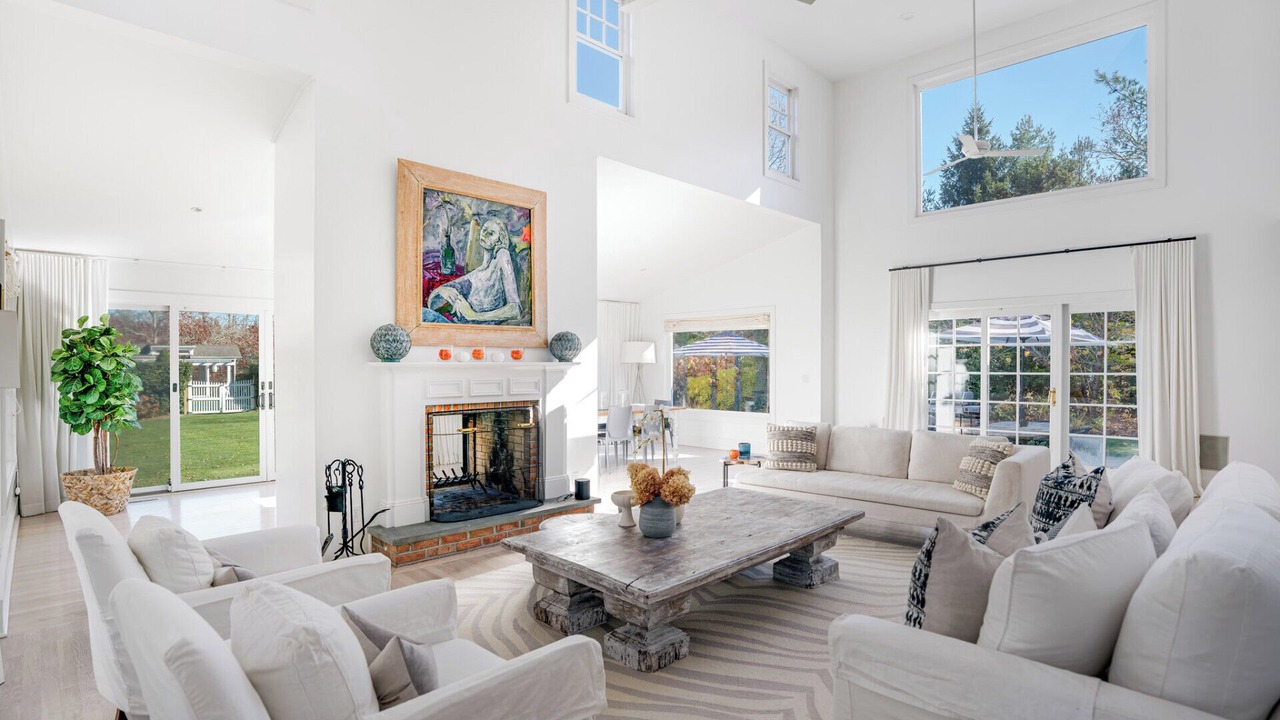 Photo of Livingroom in Sagaponack