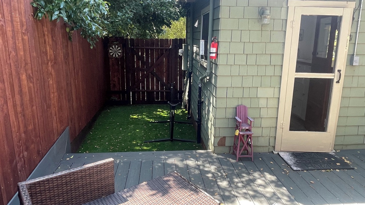Photo of Patio Balcony in Toro Canyon