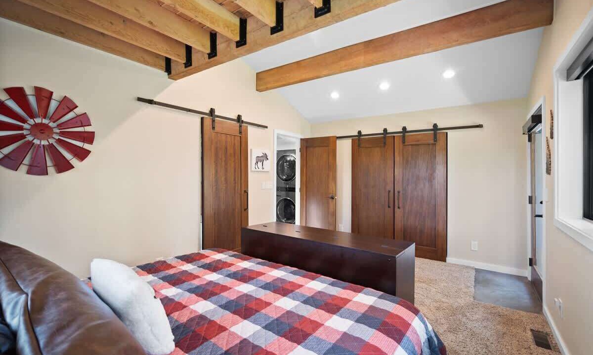Photo of Bedroom in Colbert