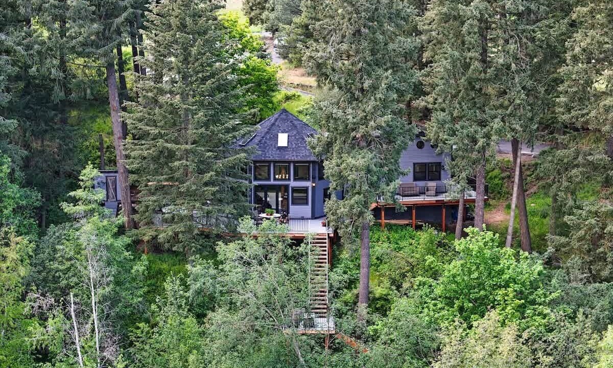 Photo of Outdoor in Colbert