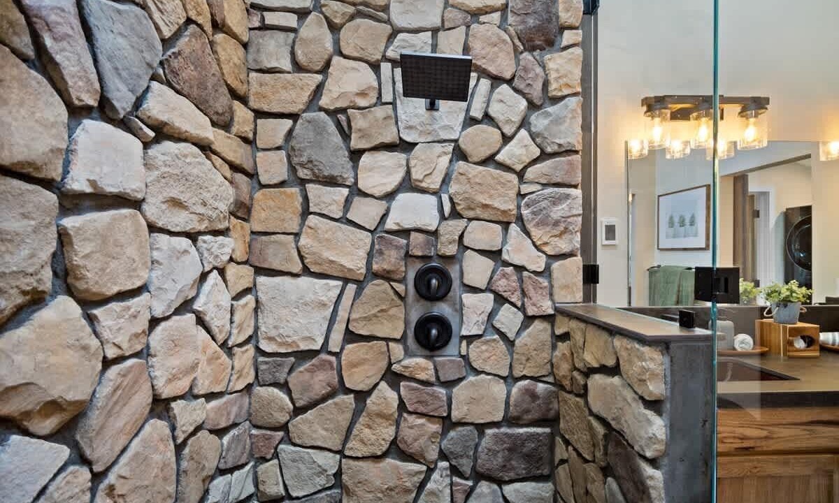 Photo of Bathroom in Colbert