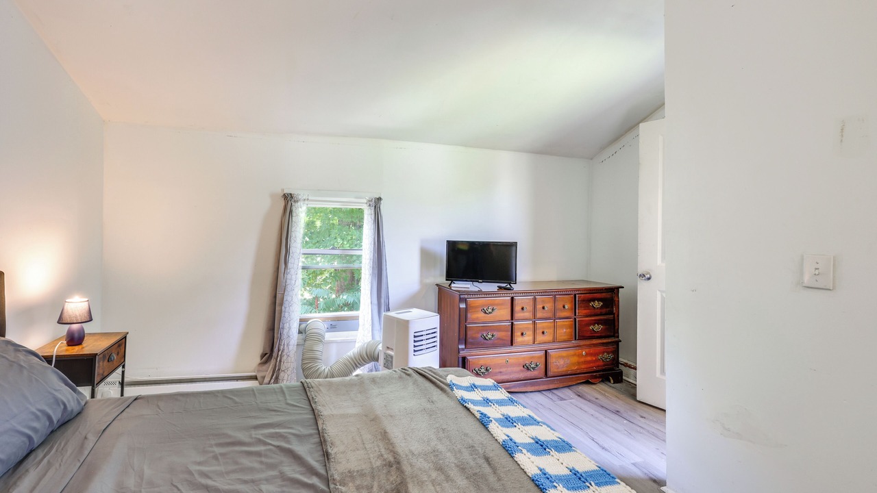 Photo of Bedroom in Bath