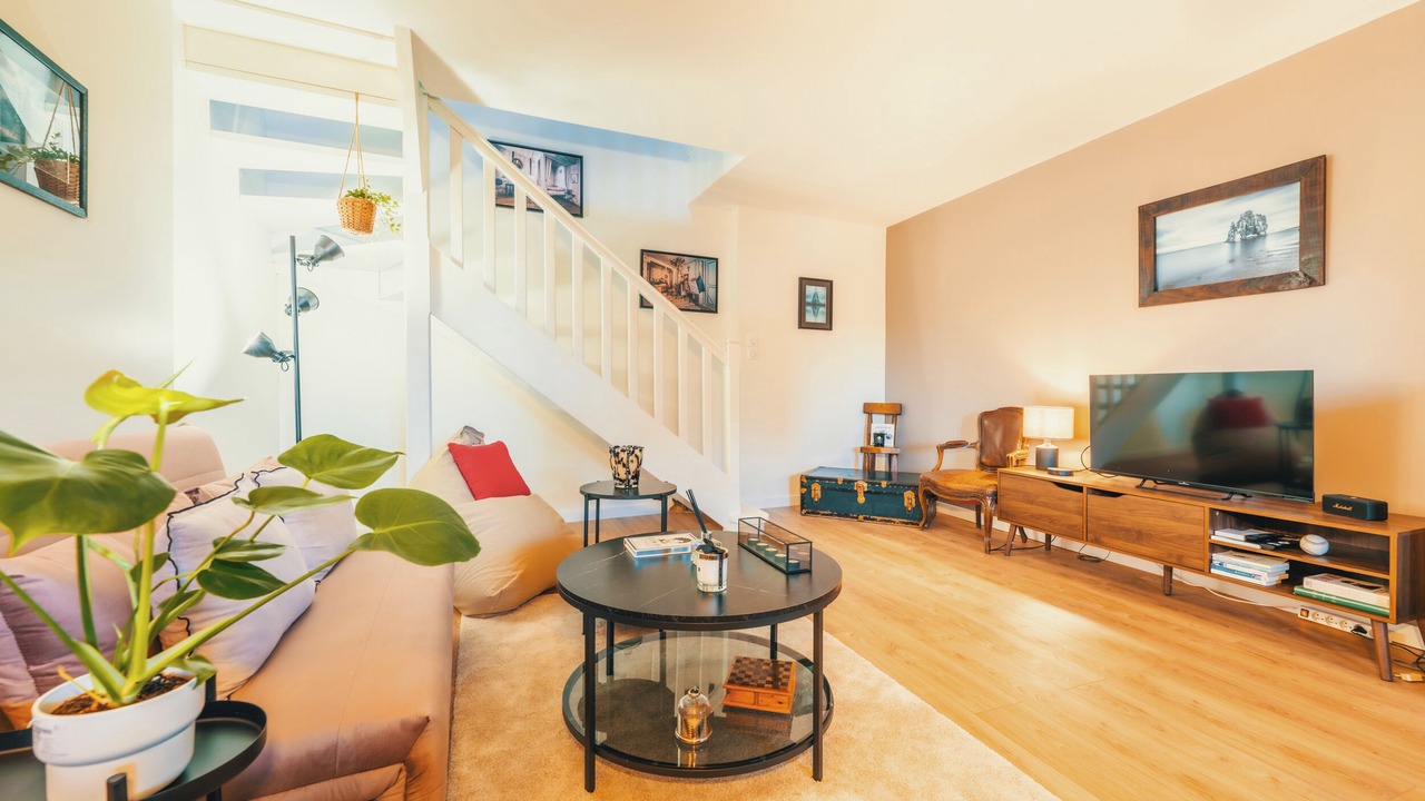 Photo of Livingroom in La Vineuse