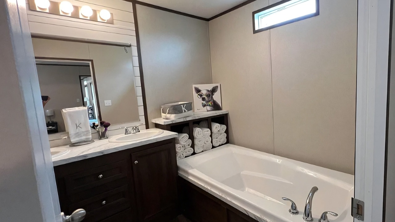 Photo of Bathroom in Goreville