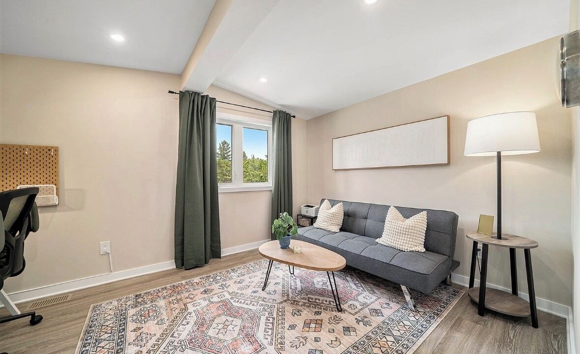 Photo of Livingroom in Ottawa Division