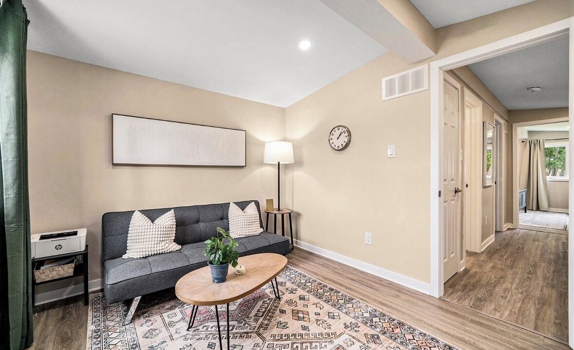 Photo of Livingroom in Ottawa Division