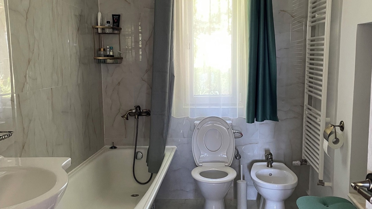 Photo of Bathroom in Varfurile