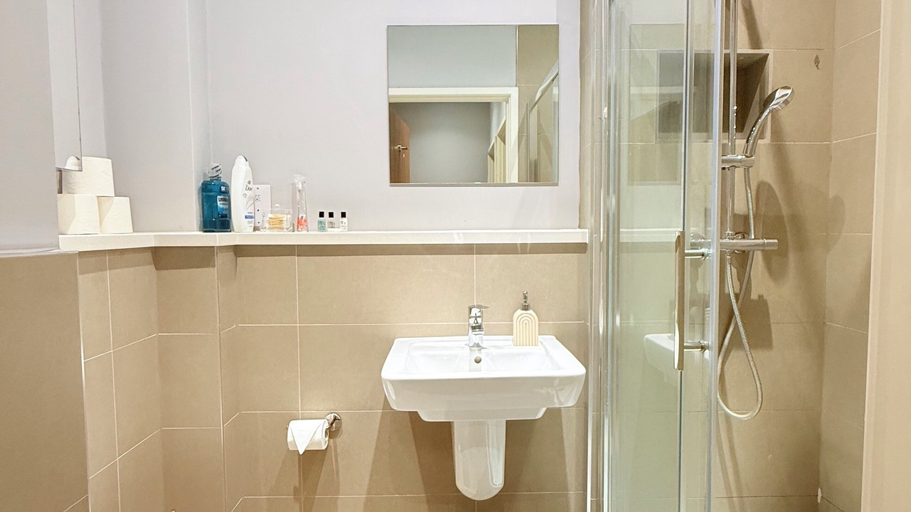Photo of Bathroom in Harlington
