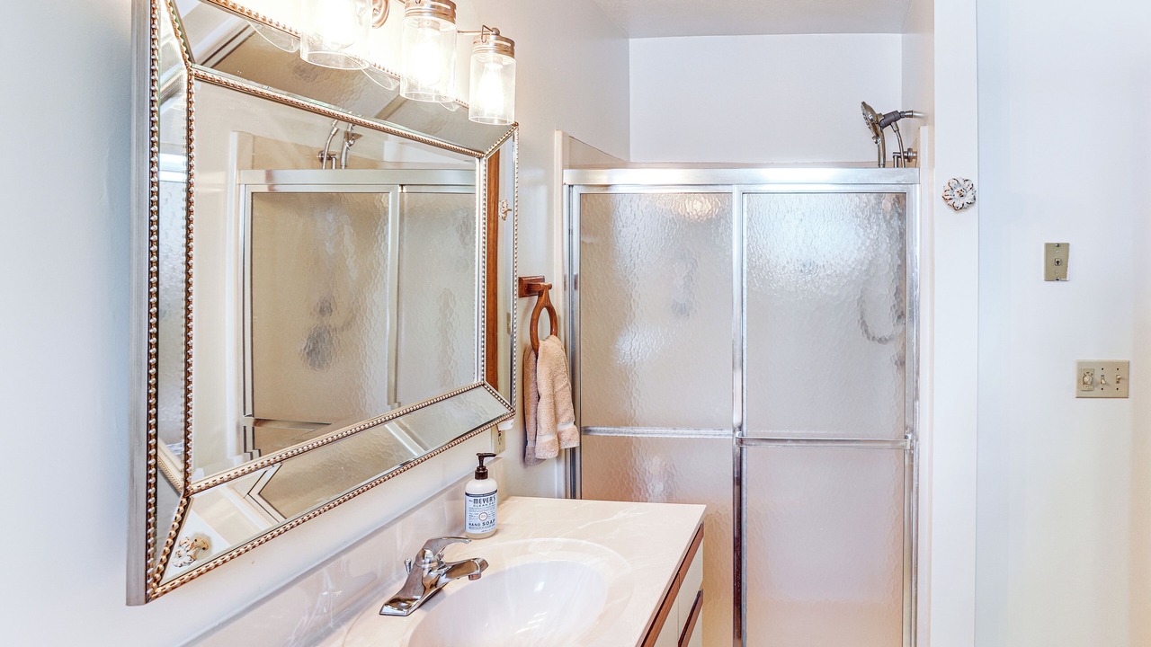 Photo of Bathroom in Grawn