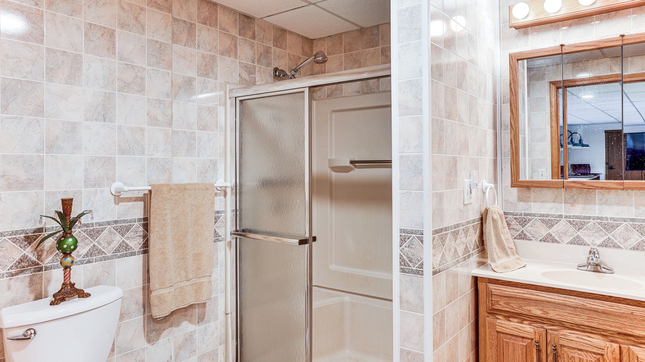 Photo of Bathroom in Grawn