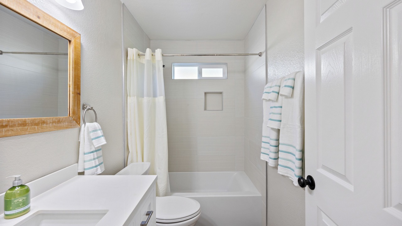 Photo of Bathroom in North Oak Park