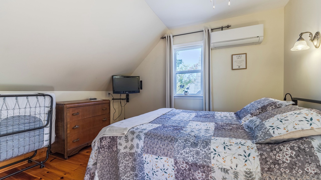 Photo of Bedroom in Brule Point