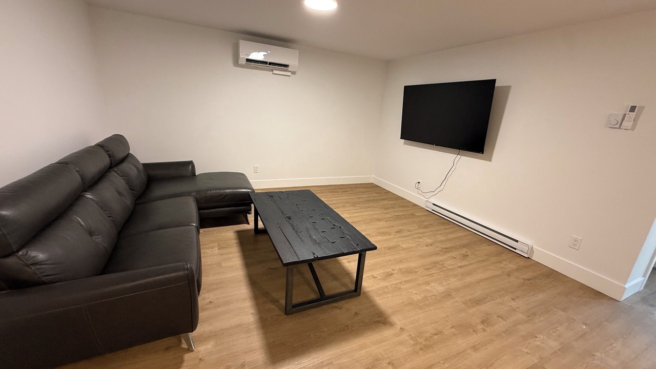 Photo of Livingroom in Lillooet