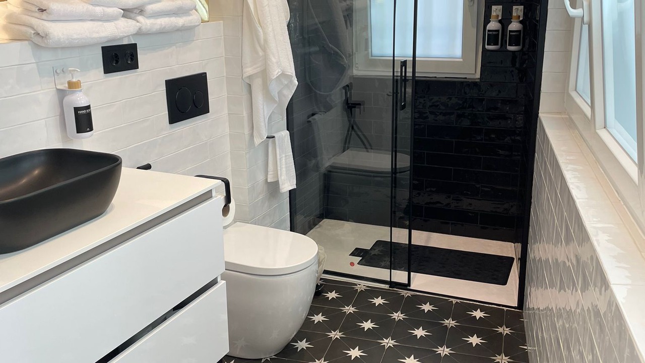 Photo of Bathroom in Bilbao City Centre