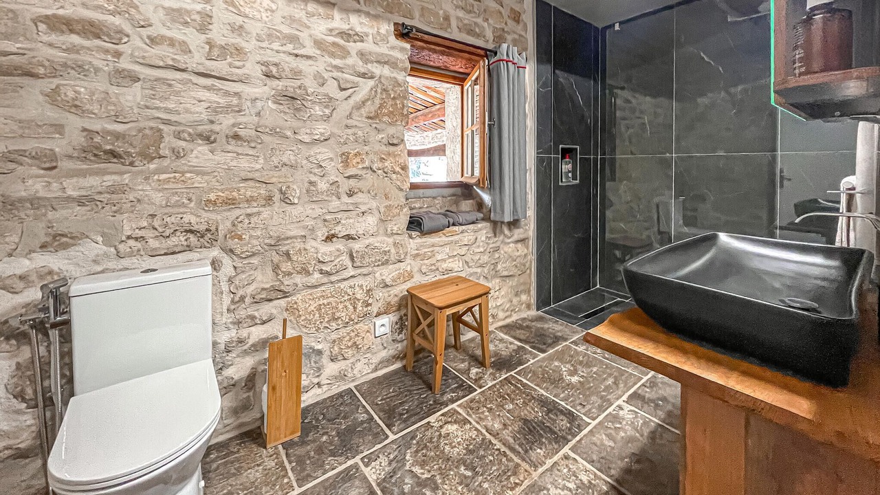 Photo of Bathroom in Barjac