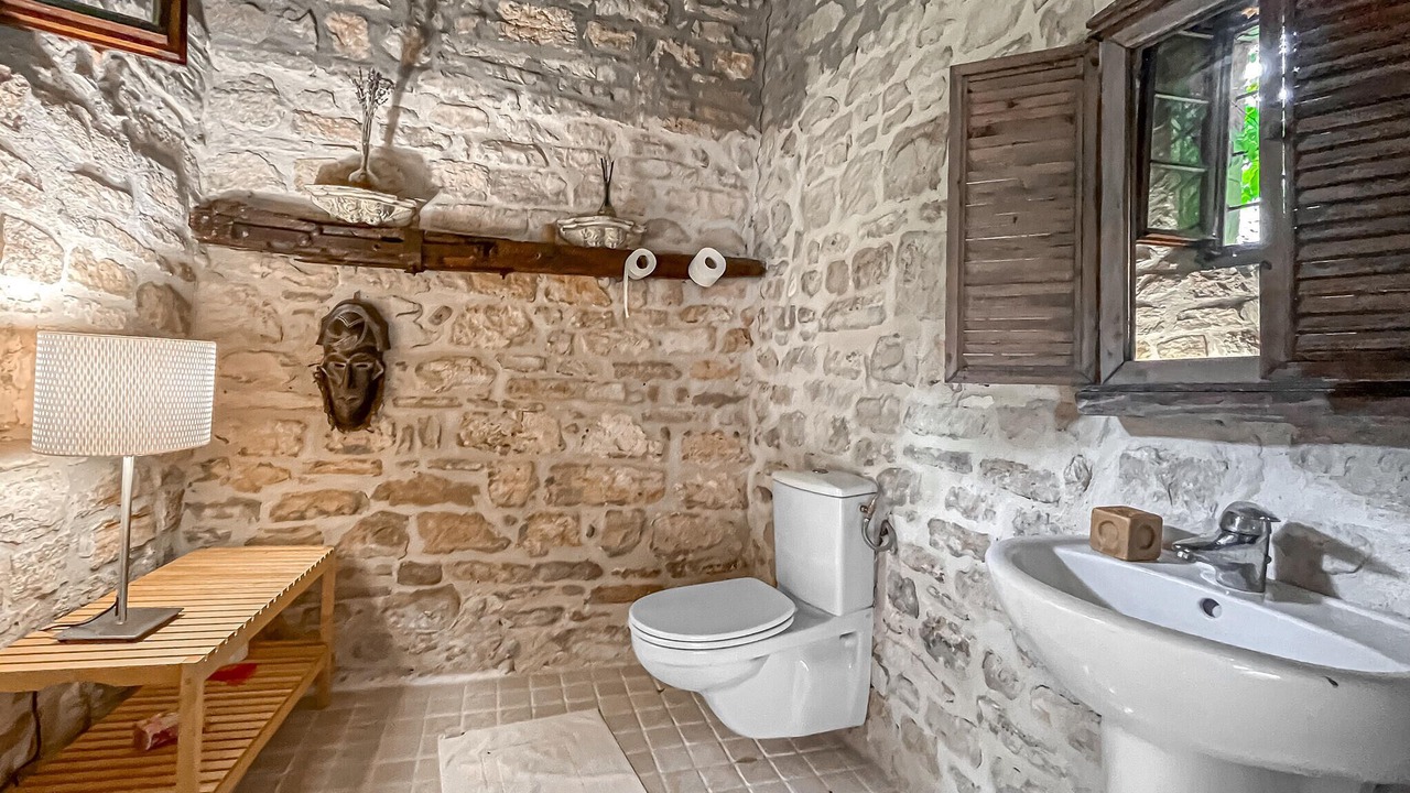 Photo of Bathroom in Barjac