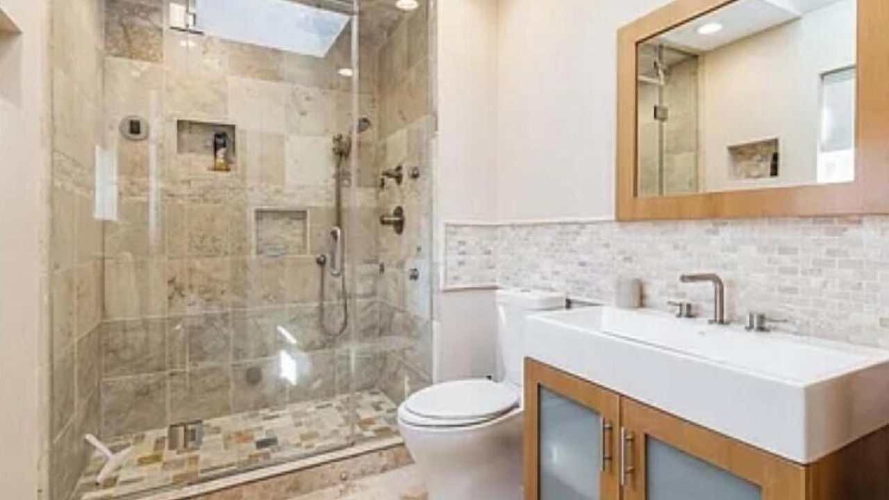 Photo of Bathroom in Wainscott Woods
