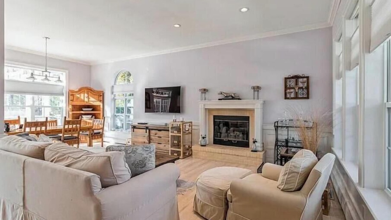 Photo of Livingroom in Wainscott Woods