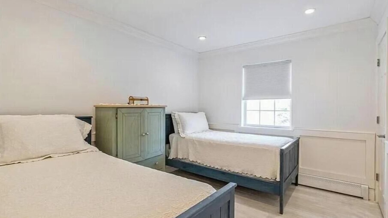 Photo of Bedroom in Wainscott Woods