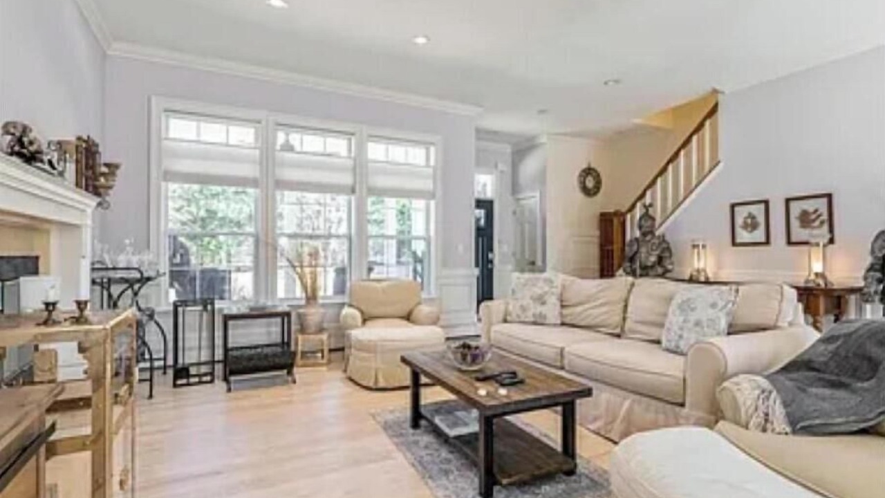 Photo of Livingroom in Wainscott Woods