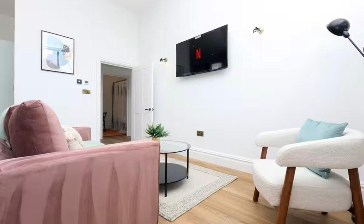 Photo of Livingroom in Saint Paul's
