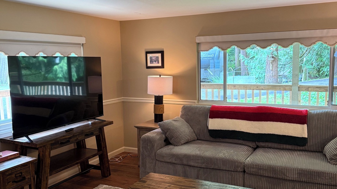 Photo of Livingroom in Cultus Lake