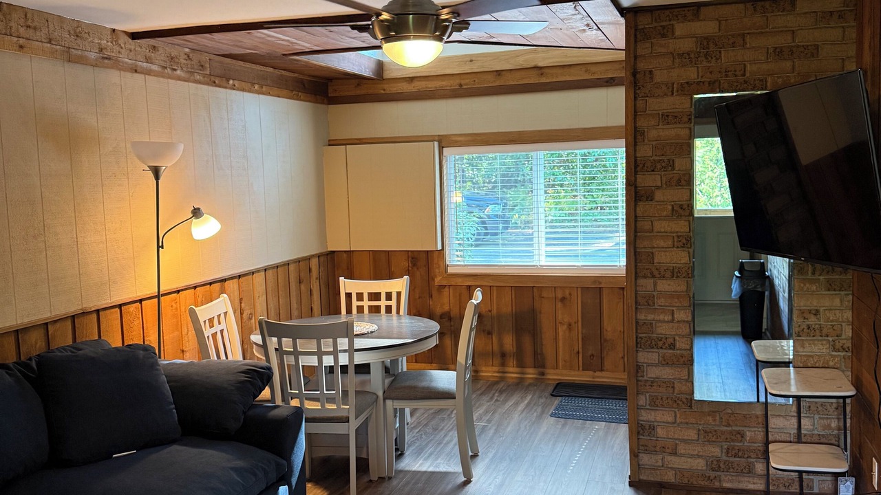 Photo of Livingroom in Cultus Lake