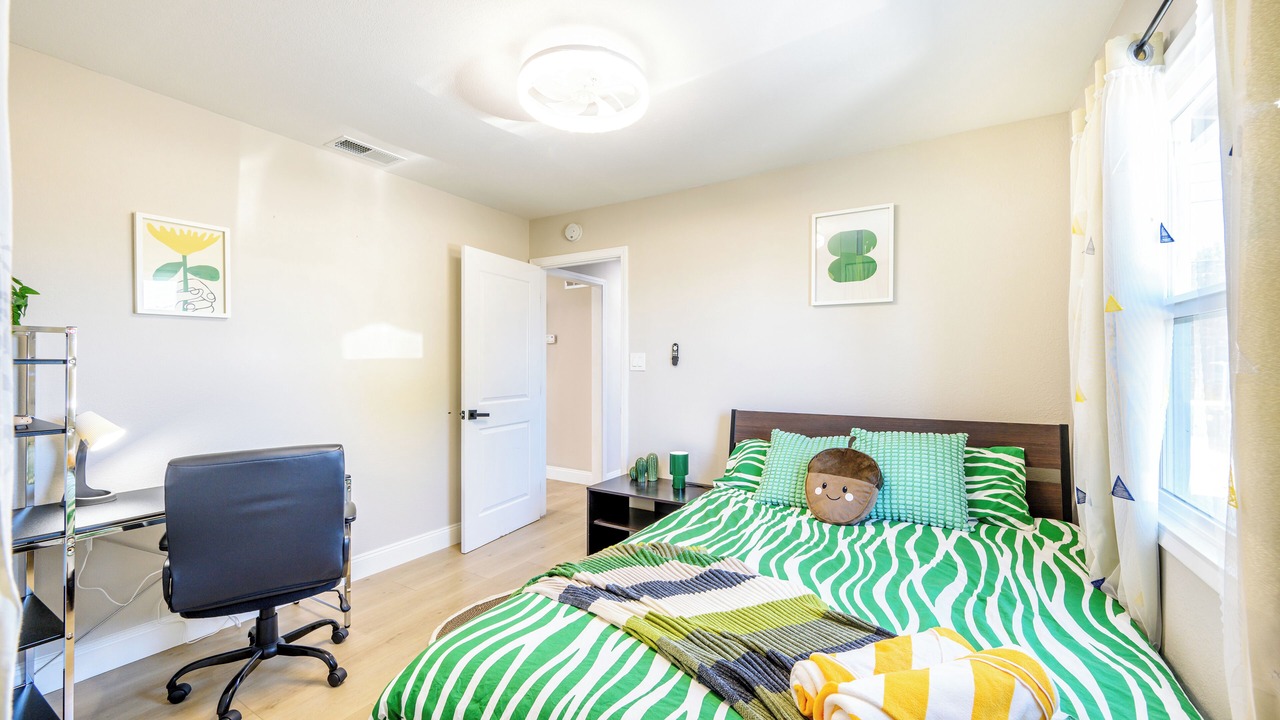 Photo of Bedroom in San Leandro