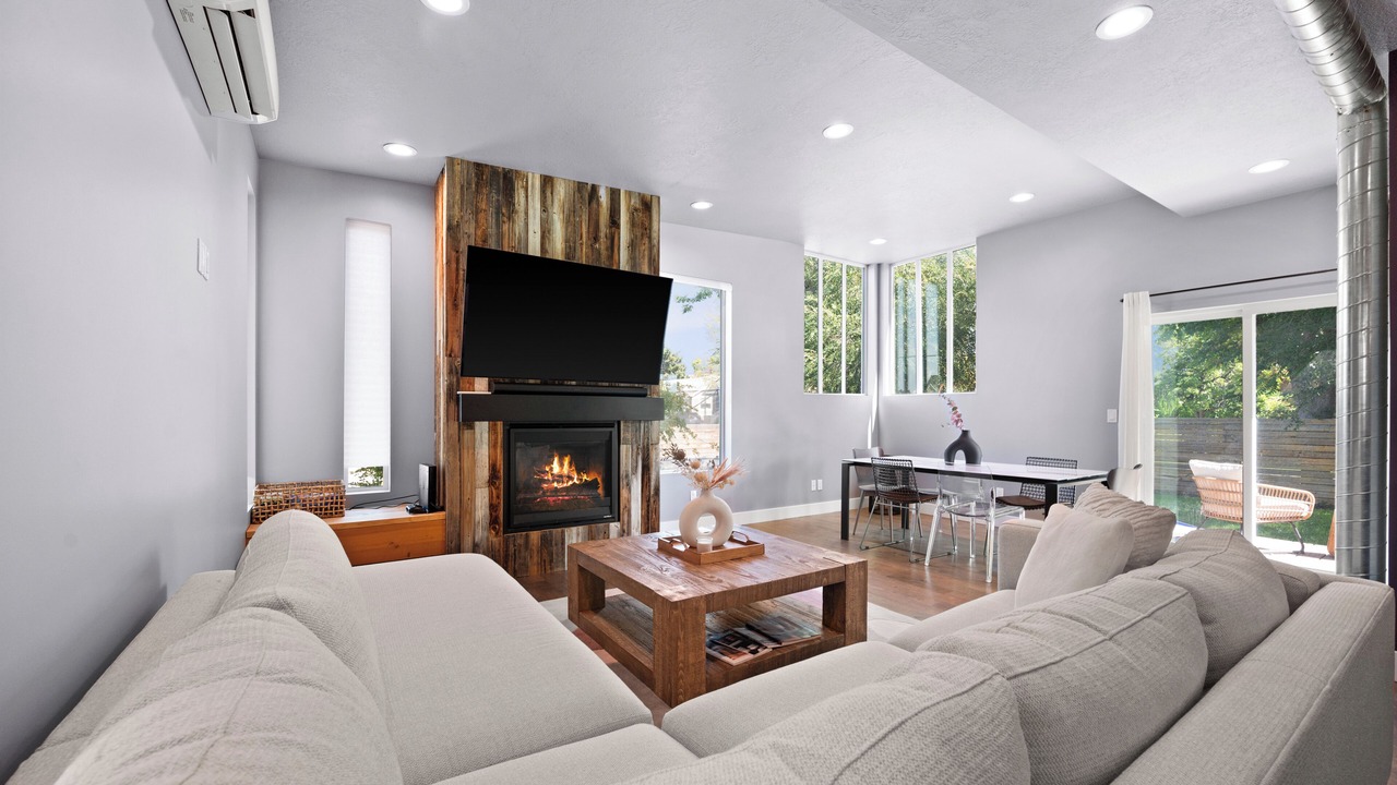 Photo of Livingroom in Millcreek