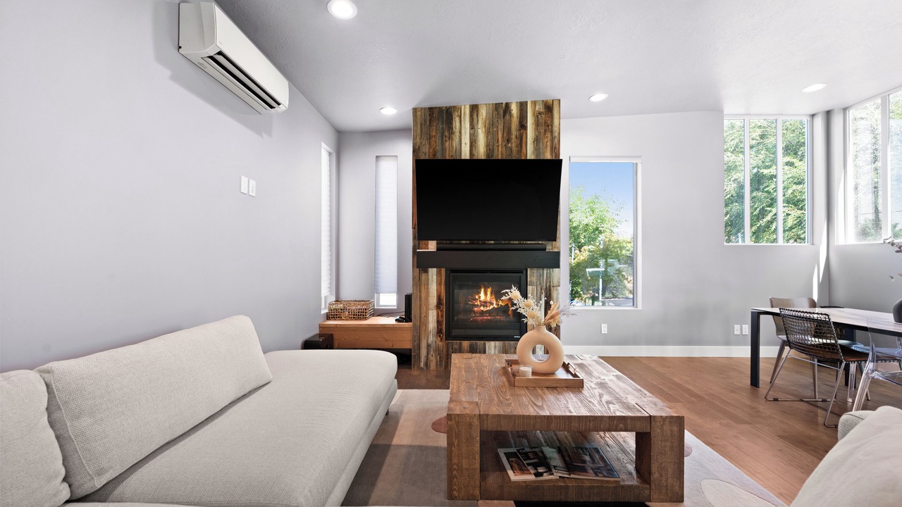 Photo of Livingroom in Millcreek