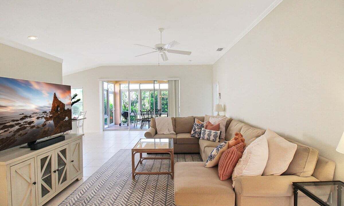 Photo of Livingroom in Wexford on the Green