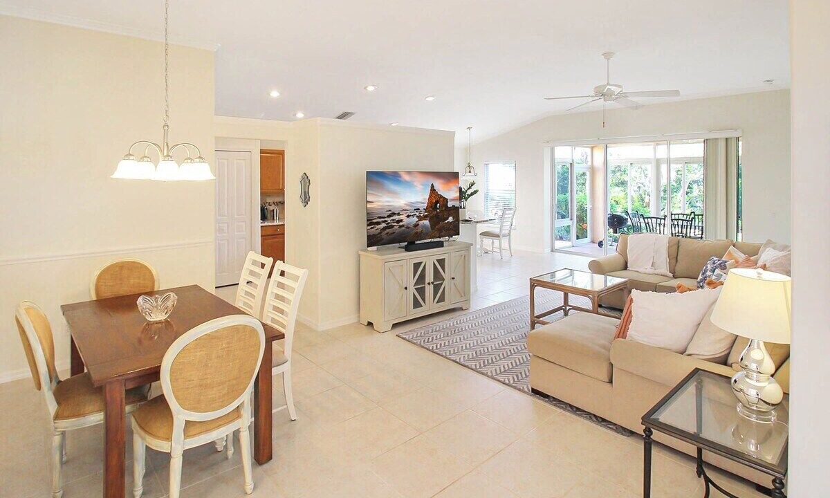 Photo of Livingroom in Wexford on the Green