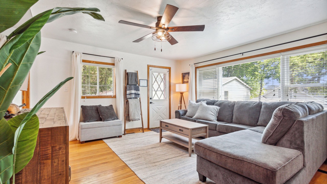 Photo of Livingroom in Edgerton