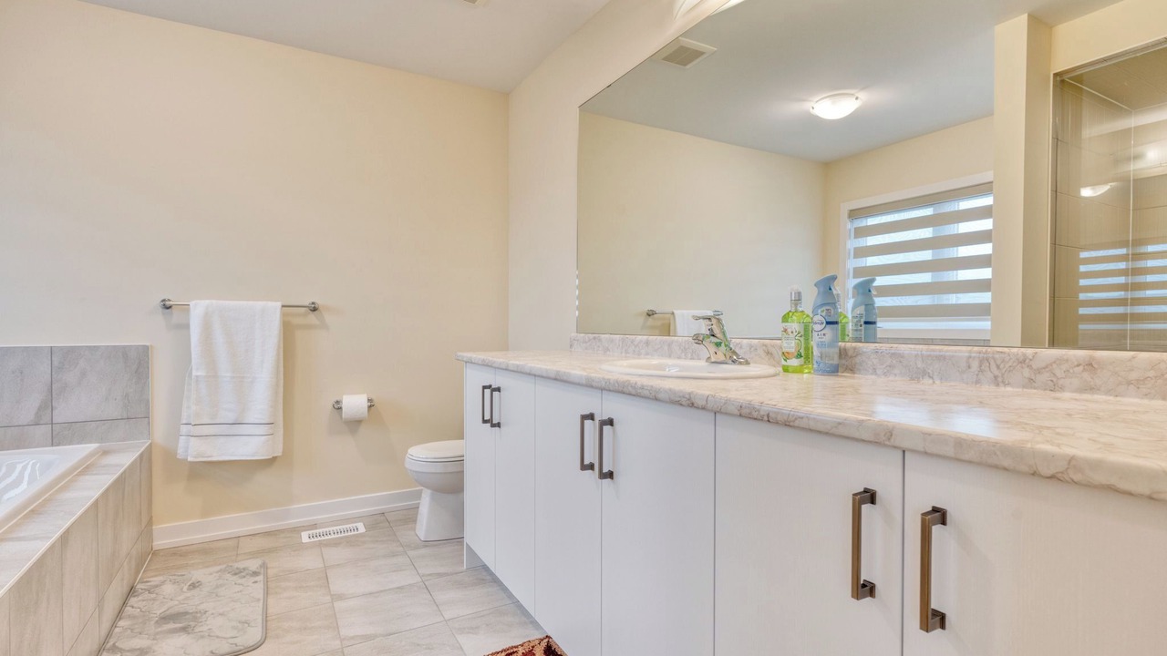Photo of Bathroom in Caledonia