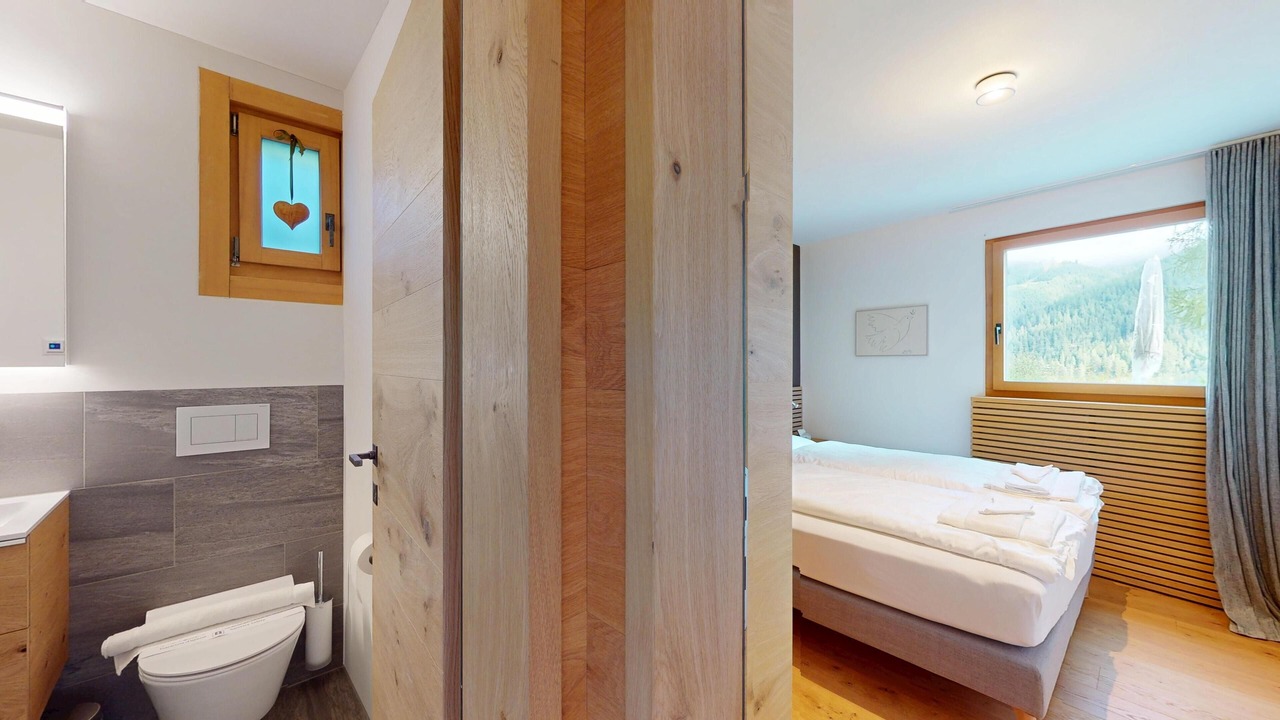 Photo of Bathroom in Zuoz