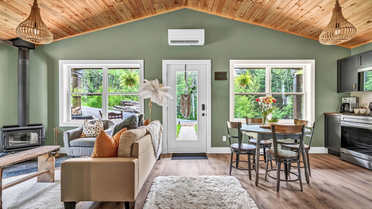 Photo of Livingroom in Smiths Corner