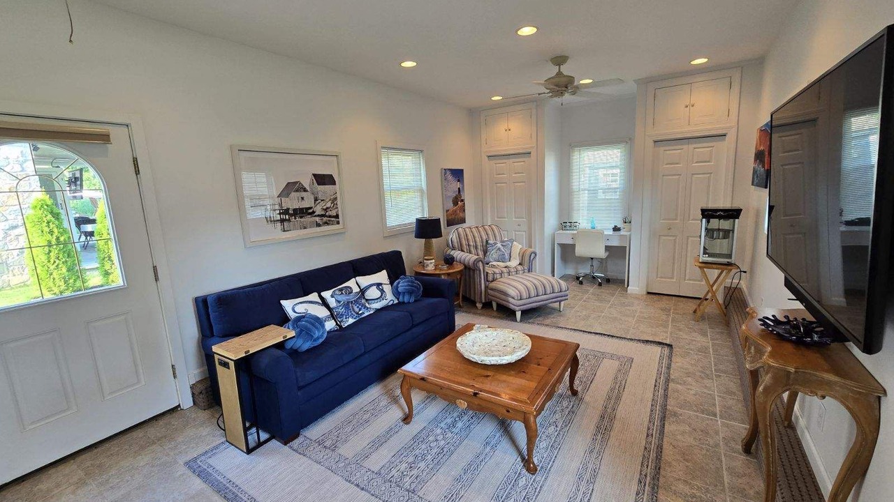 Photo of Bedroom in Saybrook Manor