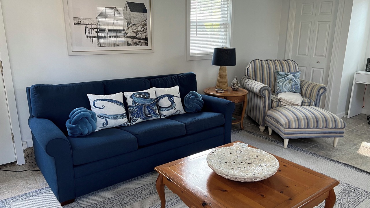 Photo of Bedroom in Saybrook Manor