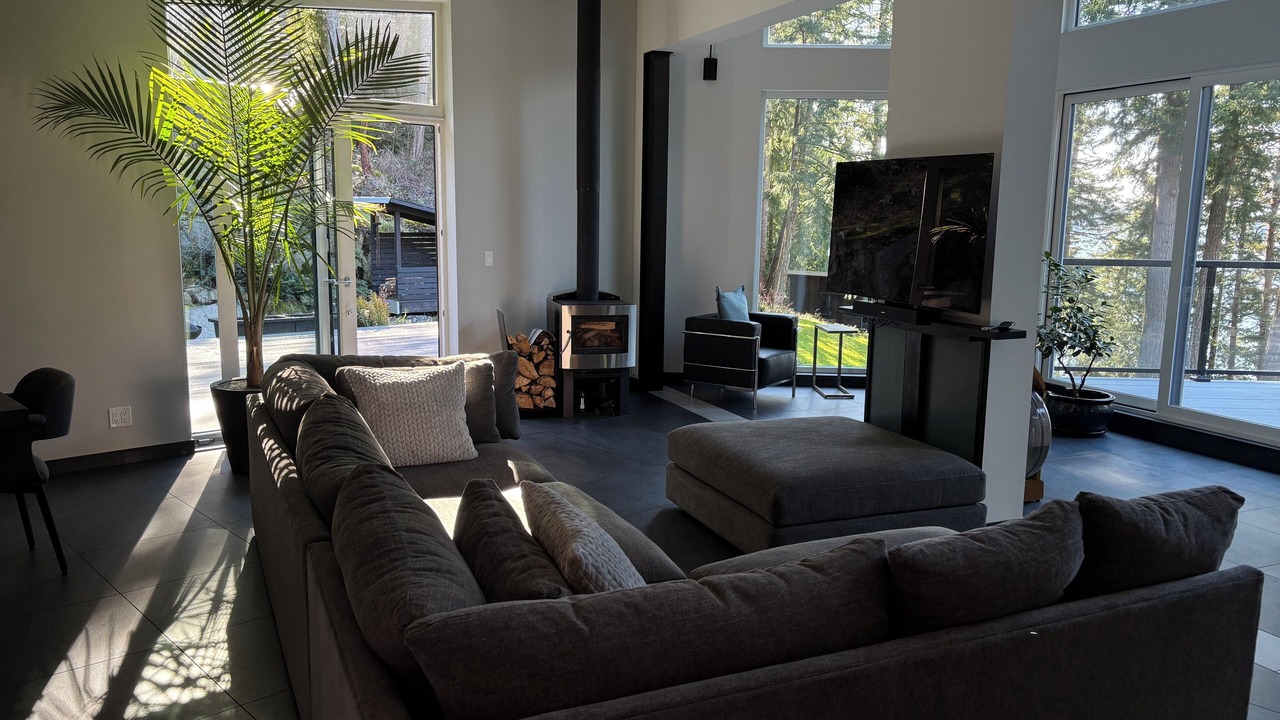Photo of Livingroom in Bowen Island
