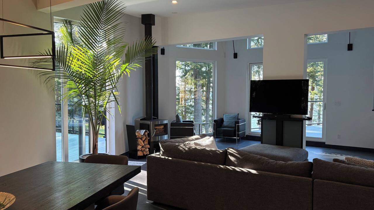Photo of Livingroom in Bowen Island