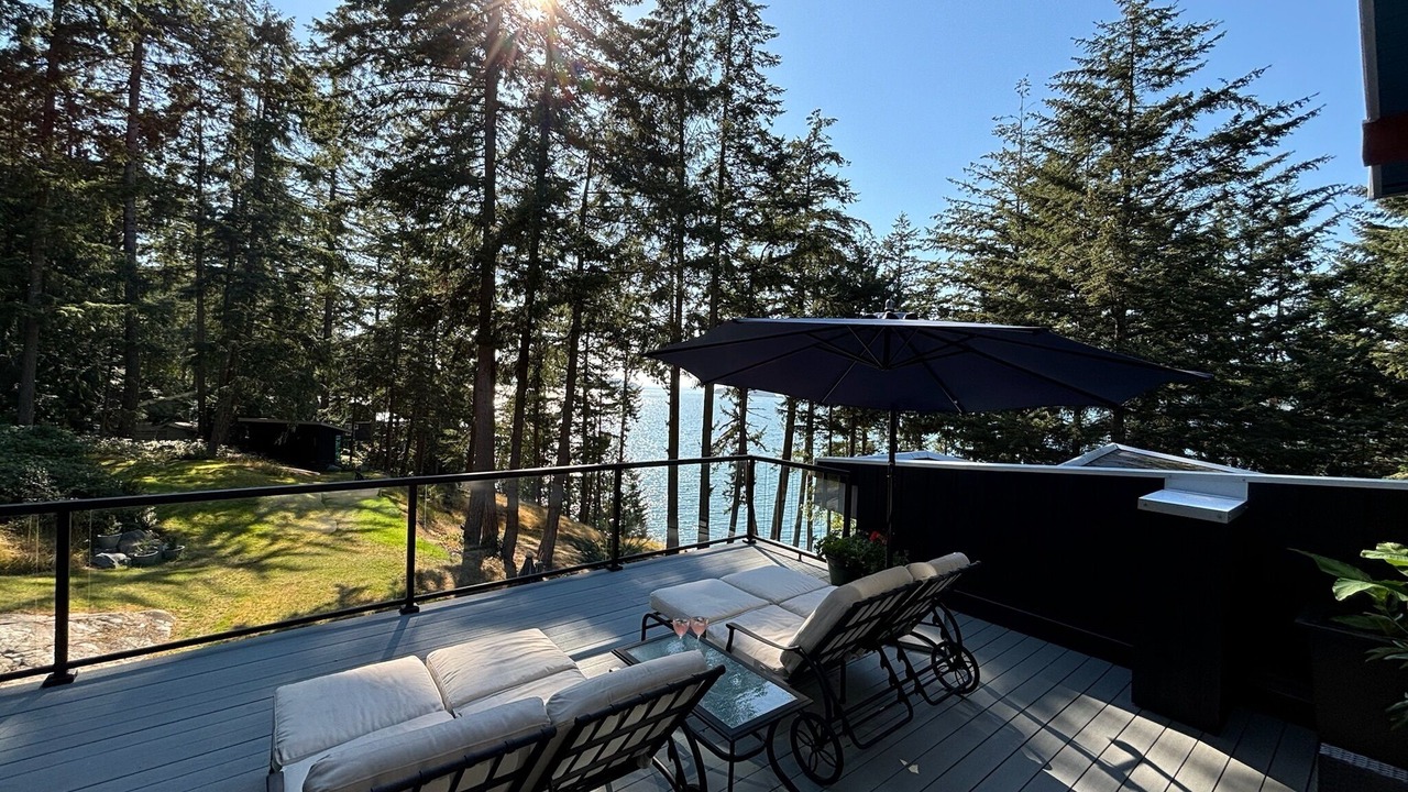 Photo of Patio Balcony in Bowen Island