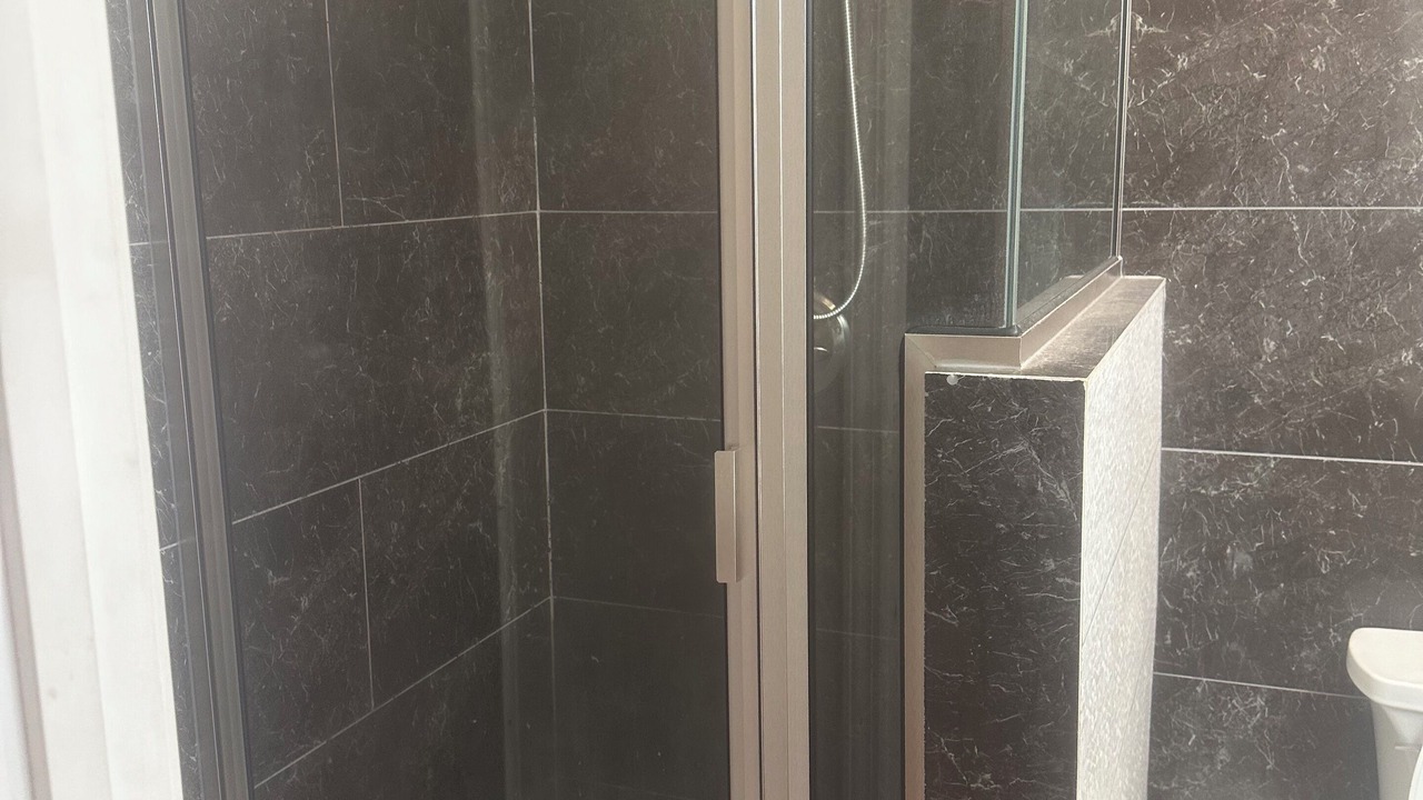 Photo of Bathroom in Kenner - Louis Armstrong International Airport