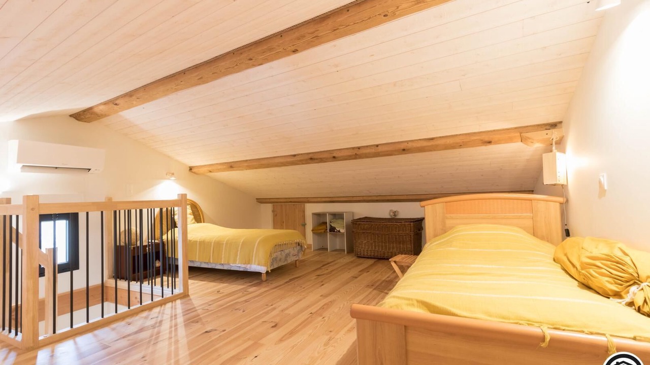 Photo of Bedroom in Caraman