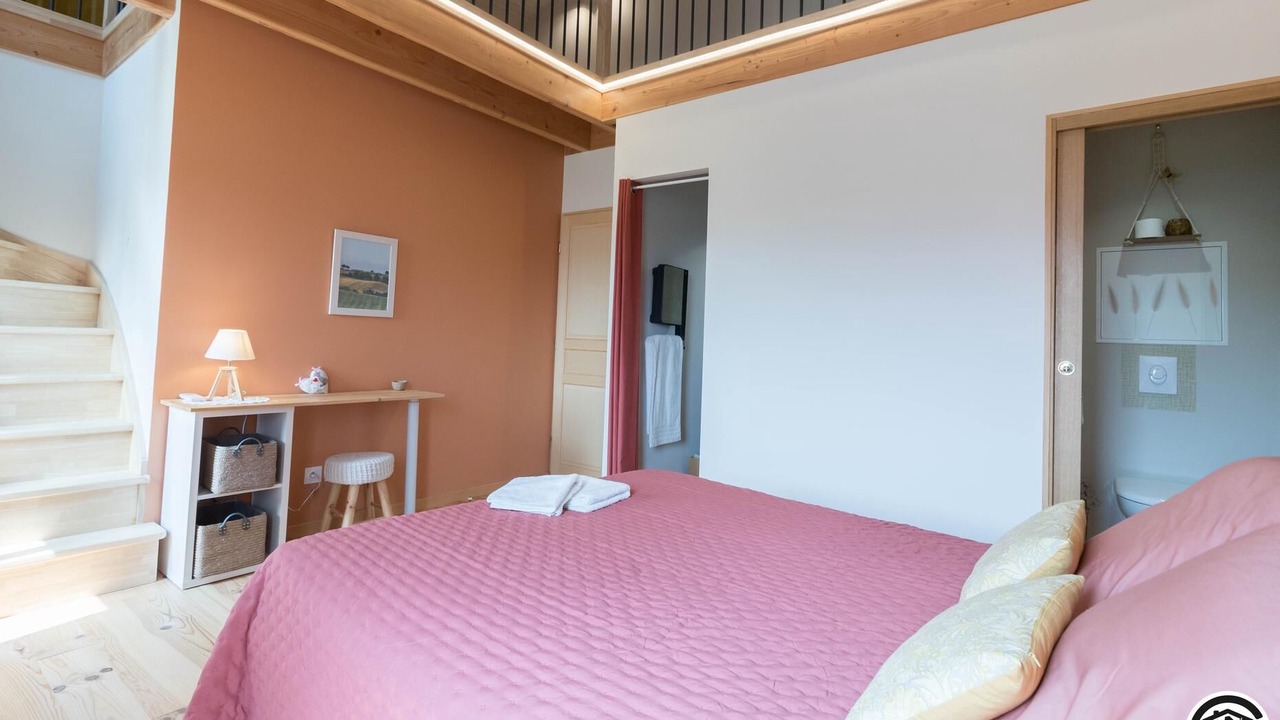 Photo of Bedroom in Caraman